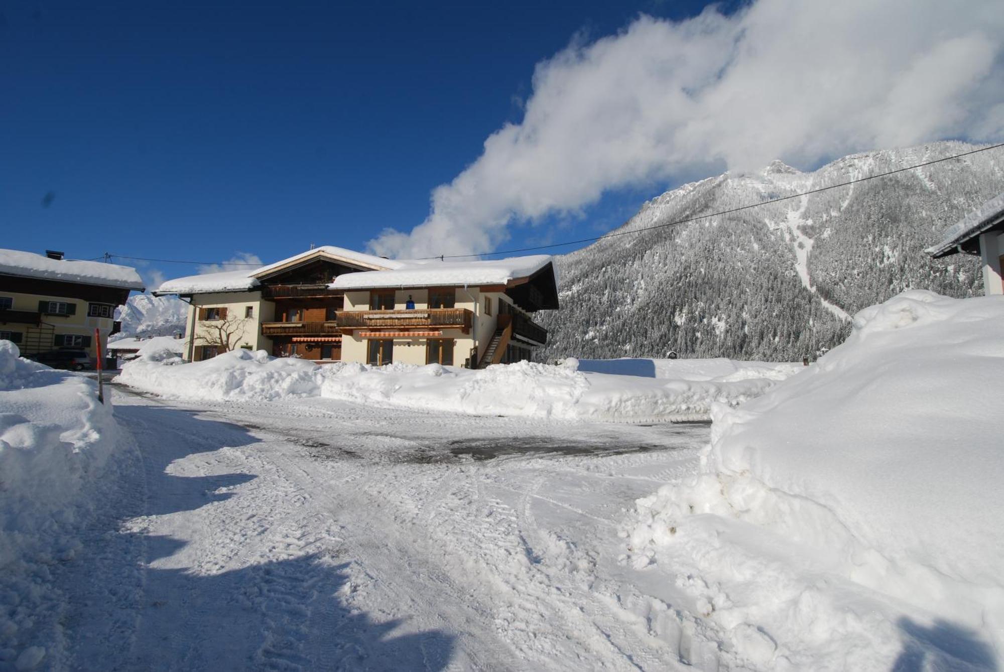 Gaestehaus Luise Waidring Exterior photo